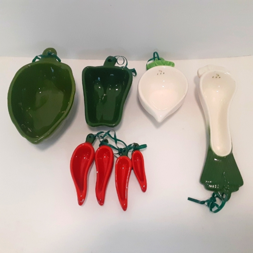 💥Sale💥Avon Measuring Cups and Teaspoons Ceramic Vegetable Shaped 1980s vintage